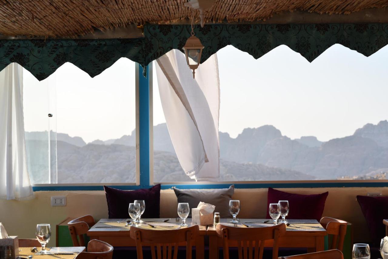 Petra Boxtel Hostel Wadi Musa Exterior photo